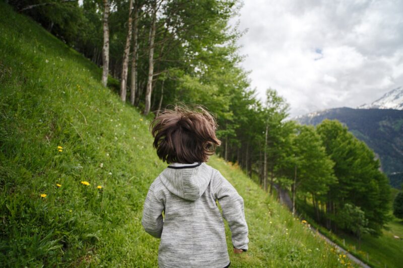 O meu filho é “desajeitado”… o que posso fazer?